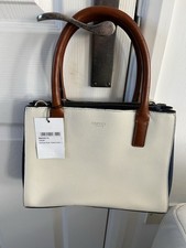 Osprey London Cream Pebbled Leather Handbag. 27 x 21 x 8.5 cm New with Tag, 