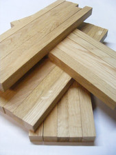 4KG Box of Oak hardwood