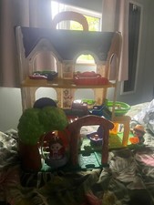 Vtech Toot Toot Friends Discovery House and 2 people working condition