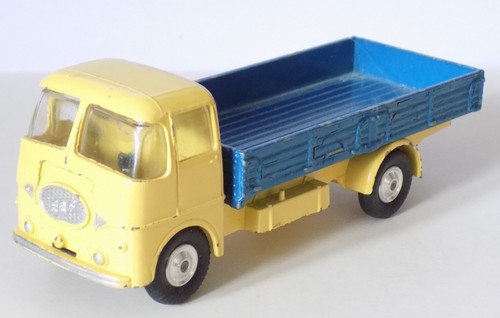 1st time listed corgi toys - 1st,