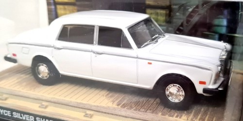 Eon rolls royce silver - rolls,