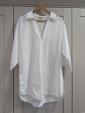 Ladies H&M White Oversized V