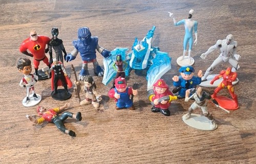 Small plastic toys - small,