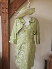 Presen mother of the bride