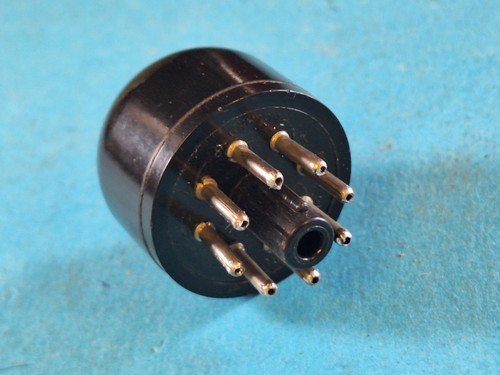 Bulgin standard octal black - standard, ~