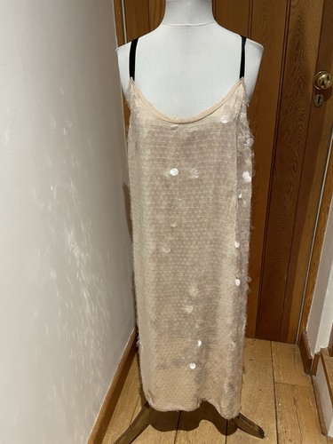 Zara nude pale - zara,