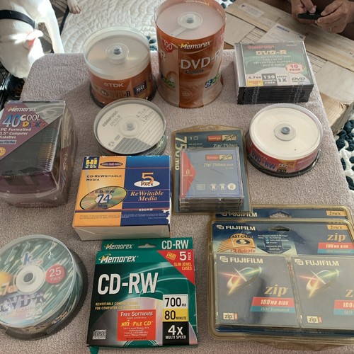 Lot over 150 blank dvd - 150,