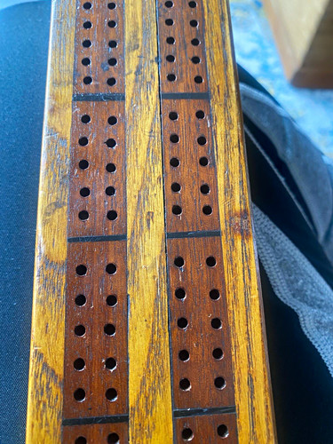 Antique wooden cribbage board - wooden,