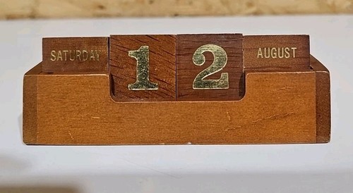 Vintage wooden desk perpetual - wooden,