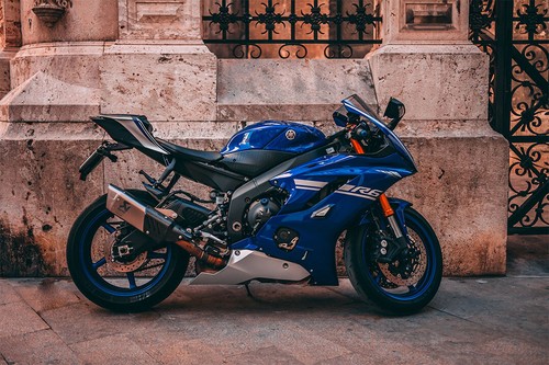 Yamaha sports motocycle - r6,