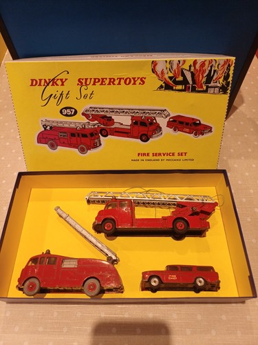 Dinky supertoys fire service - dinky,