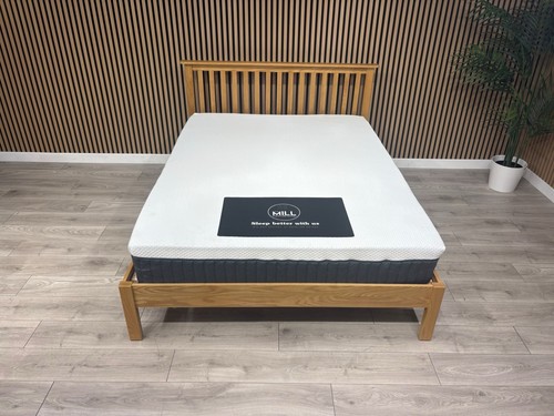 5ft kingsize wooden bed frame - wooden,