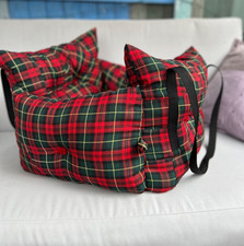 Pet car carrier, dog bed - suitable for small dog breeds or cats