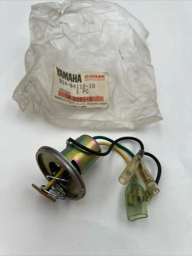 Yamaha headlight socket - ,