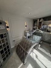 Curved Lash & Beauty Bed – Grey Snake Print with Cover