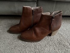 Ladies Brown Fat face Boots -