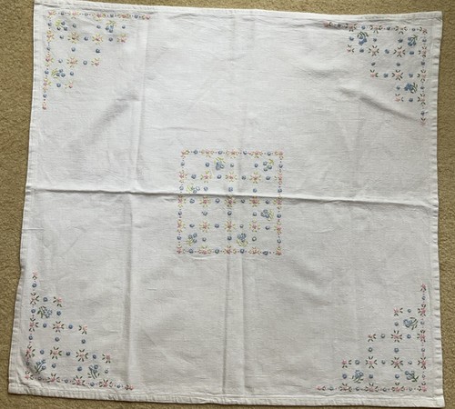 Vintage tablecloth hand - vintage,