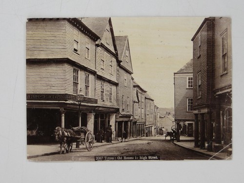 Totnes old houses high street - totnes,