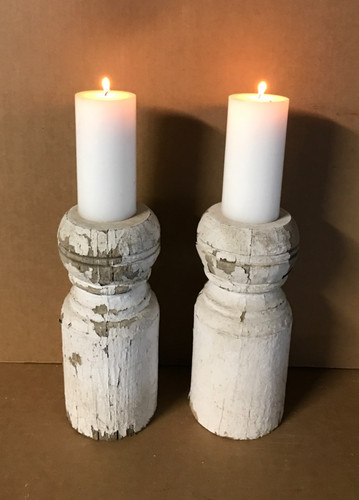 Pair turned wood shabby - pair,
