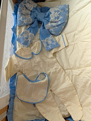 Blue cream floral - cream,