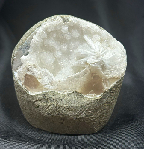 Scolecite flower with - flower,