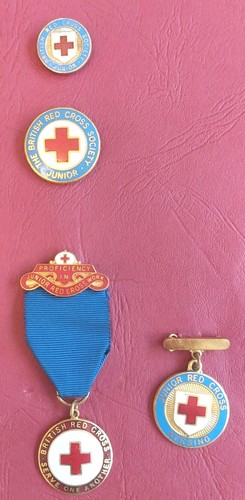 Red cross vintage - badges, job