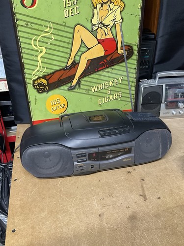 Sanyo radio cassette - radio, player