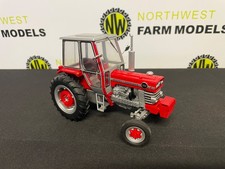UNIVERSAL HOBBIES 1:32 SCALE MASSEY FERGUSON 1080 2WD WITH CAB