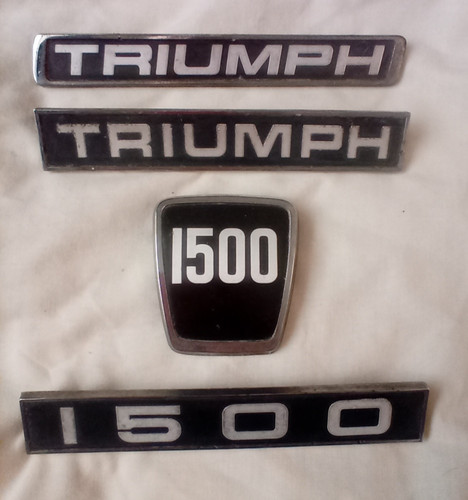 Triumph 1500 car - badges, front