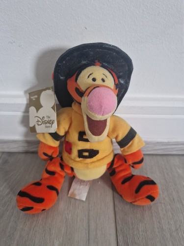 Disney store firemen - firemen, tigger