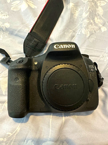 Canon eos digital - 7d,