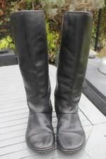 Ladies black Vivo Barefoot boots size uk 6.5 Used