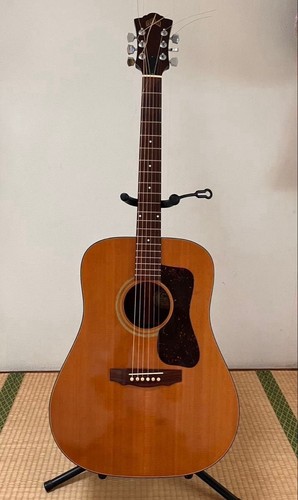 Guild acoustic guitar - d-35,