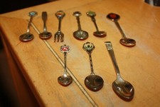 COLLECTION OF 9 COLLECTABLE