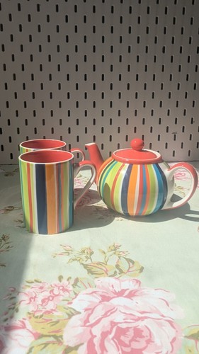 Whittards teapot with - teapot, mugs