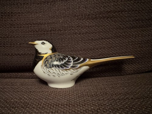 Royal crown derby - derby, wagtail