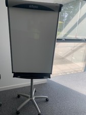 Nobo Piranha Mobile Flipchart / Dry Wipe Easel