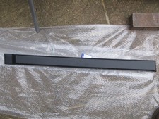 VOLVO 340 & 360 PASSENGER SIDE FRONT DOOR MOULDING 3206953