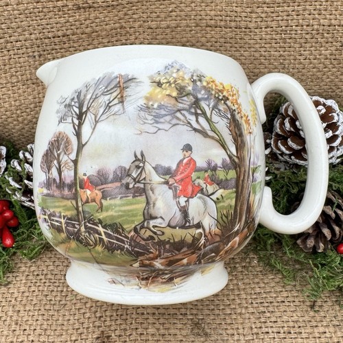 Vintage hunting scene - scene, pitcher