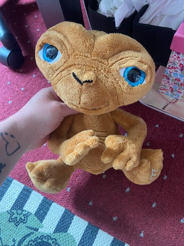 Extra terrestrial - e.t.,