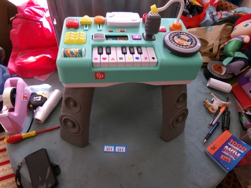 Fisher price table english - fisher, dj