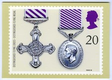 1990 UK Stamp Postcard Distinguished Flying Cross & Medal King George VI Unposte