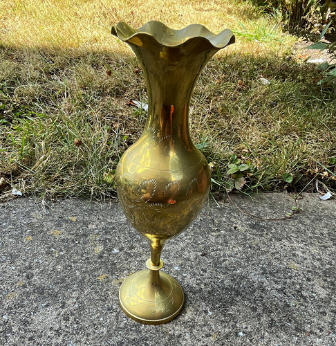 Brass pedestal vase with - vase,