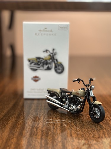 Hallmark ornament 2010 - ornament,