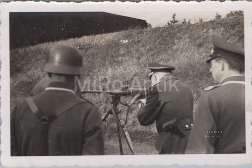 Photo ww2 shooting on - m.g.,