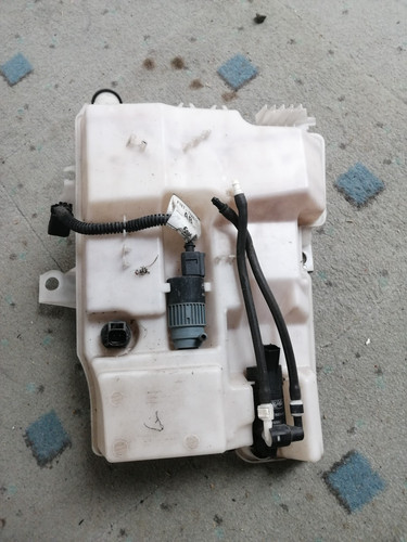 Ford focus washer tank bottle - ford,