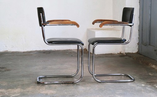 Bauhaus cantilever - of, 2