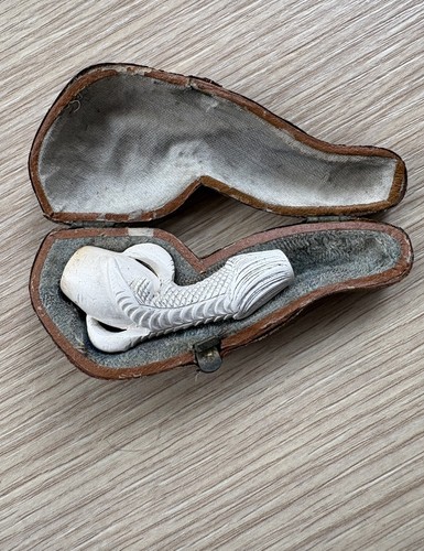 Meerschaum pipe cased - meerschaum, carved