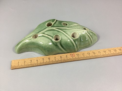 Wade leaf shape - shape, holder.