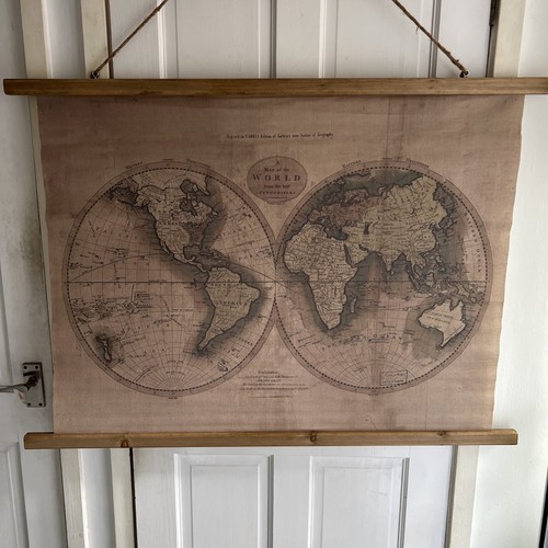 Large canvas world wall - large,